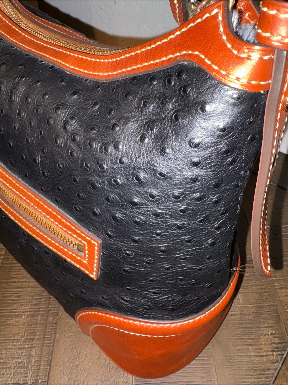 NWOT Dooney & Bourke Ostrich Embossed Leather Hobo Shoulder Bag Black & Cognac - Picture 10 of 14